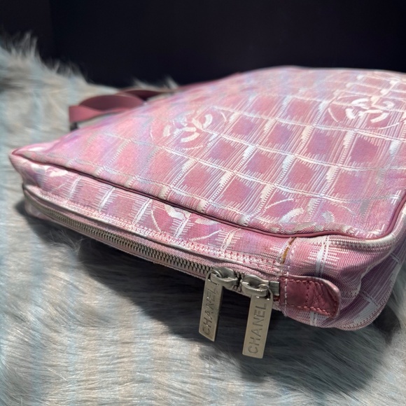 Chanel Travel Line Pink Tote Bag - Picture 4 of 10
